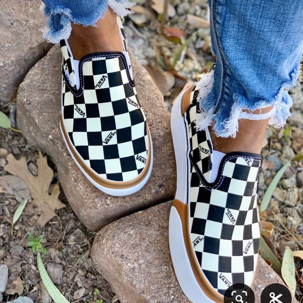 ISO Vans Era Stacked slip on or tie in checkered.  Looking for women’s size 9.5